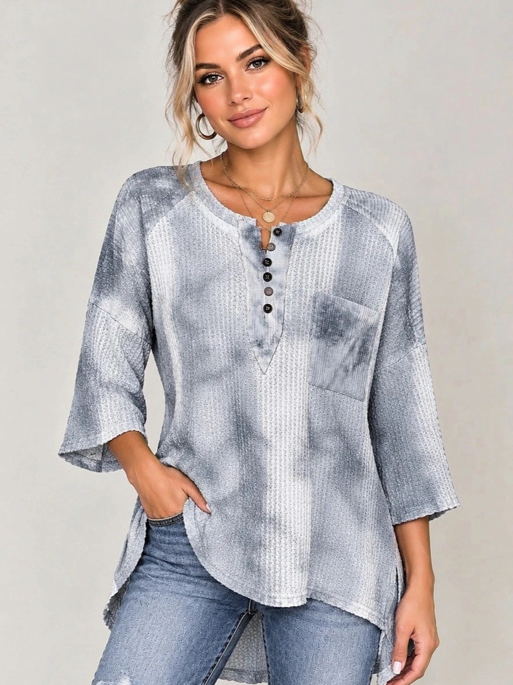 POL SMT1606 Abstract Tunic in Blue & White Size Medium Like New